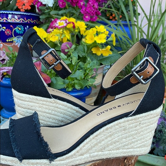 New Lucky Brand Shabby Canvas Raw Edge Wedge Heel Sandals - Picture 5 of 13